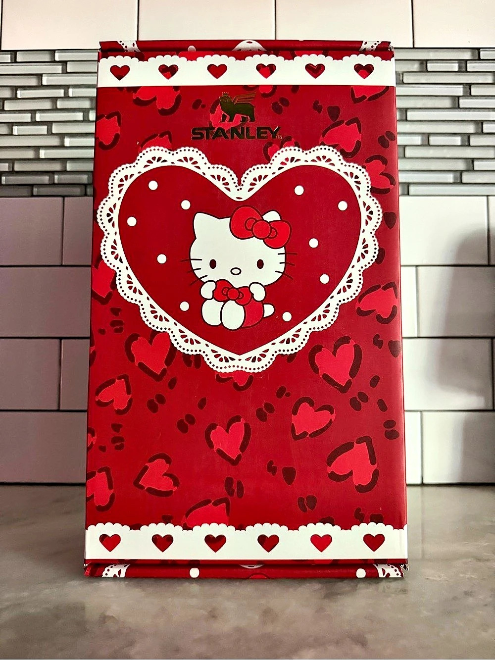 Stanley Quencher H2.0 Tumbler Hello Kitty 40 oz Red & White New in box